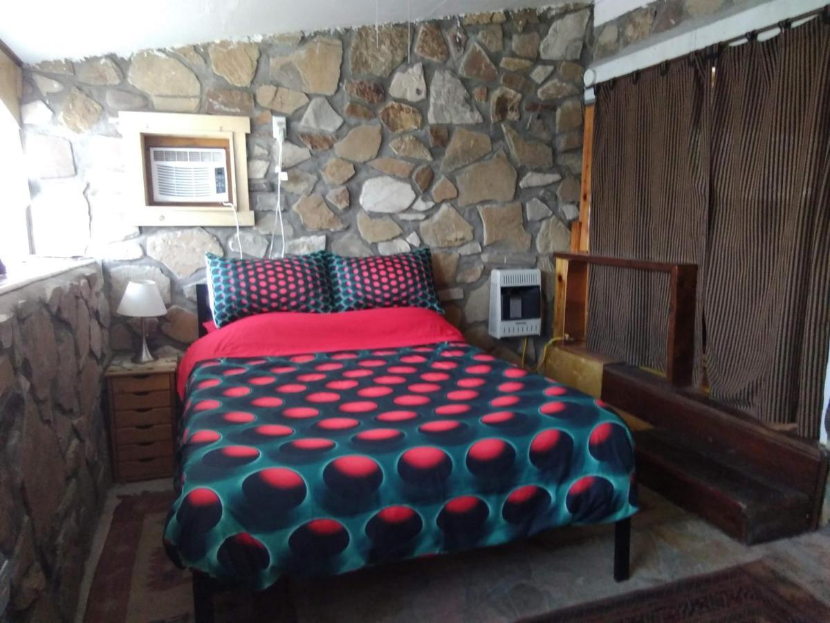 La Loma Del Chivo Llc Stone Cottage Alternative Building มาราธอน ภายนอก รูปภาพ
